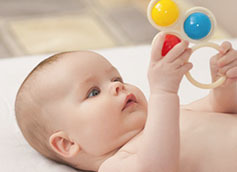 Три месяца ребенку: физическое развитие и режим дня
