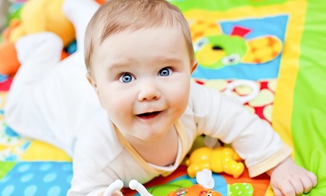 4 месяца ребенку: как протекает развитие младенца