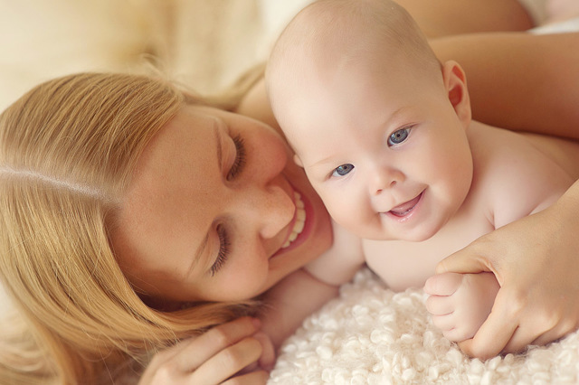 Ребенок в 4 месяца: развитие и питание малыша с пользой