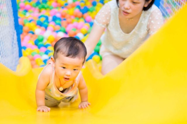 Развитие ребенка в 7 месяцев: что может ваш малыш и как за ним ухаживать