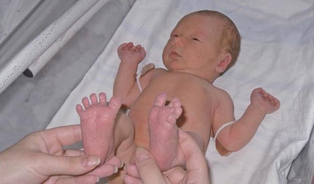 Ребенок от 0 до 1 месяца: развитие крохи в первые дни после рождения