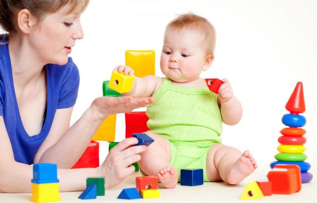 Развитие 9 месячного малыша: как заниматься с ребенком