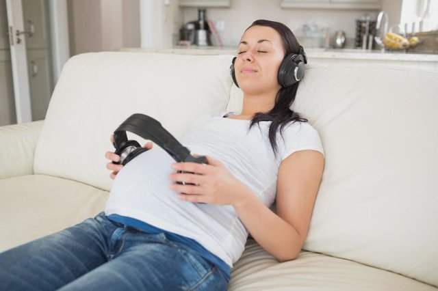 Музыка для внутриутробного развития малыша: как подобрать композиции