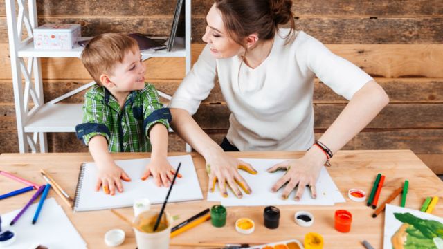 Как влияет рисование на развитие ребенка: учим малыша выражать эмоции на бумаге
