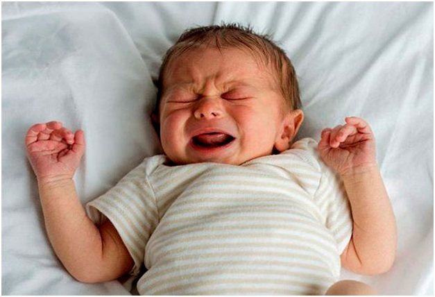 Потеет голова у ребенка во сне: выясняем причины и принимаем меры
