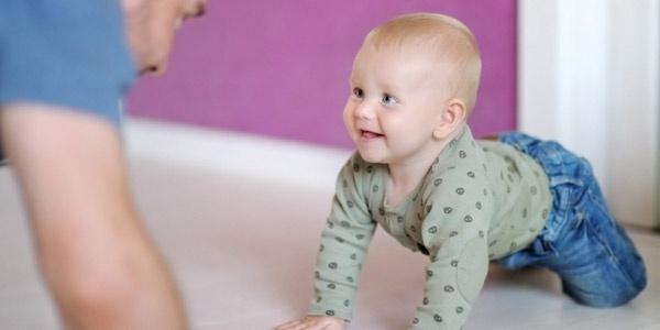 Развитие ребенка 8 9 месяцев: как родителям принять активное участие в процессе