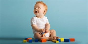 Развитие ребенка в 1 год 10 месяцев: каким навыками обладает малыш в этом возрасте