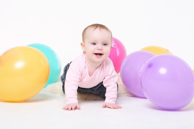 Малышу 8 месяцев: как организовать уход и обеспечить развитие ребенка