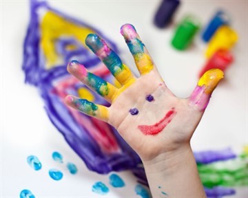 Как влияет рисование на развитие ребенка: учим малыша выражать эмоции на бумаге