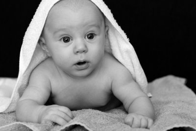 Ребенок в 1 месяц: развитие в первые дни после рождения и уход за крохой