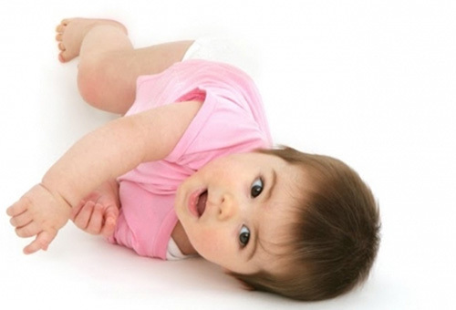 4 месячный ребенок: как проверить рефлексы и процесс развития