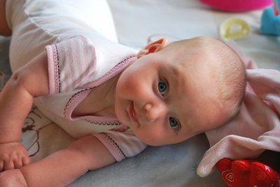 5 месяцев ребенку: развитие и изменения веса и роста малыша