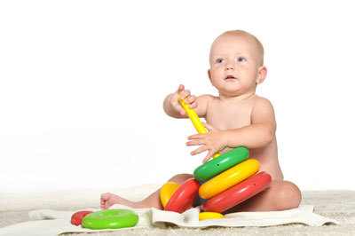 Развитие ребенка в 7 месяцев: что может ваш малыш и как за ним ухаживать