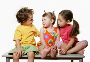 Особенности развития речи детей дошкольного возраста: влияние окружающей среды на ребенка