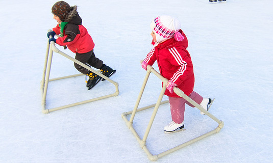 Как научить ребенка кататься на коньках: воспитываем будущего чемпиона