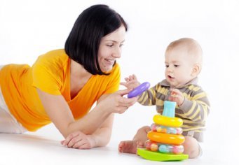Развитие ребенка на 10 месяце жизни: как общаться с малышом в этом возрасте