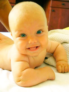 Ребенок в 2 месяца: физическое развитие и психология младенца