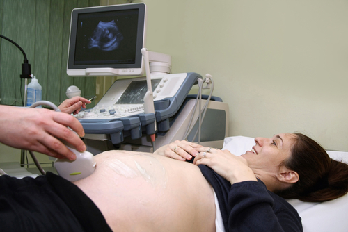 Развитие ребенка на 12 неделе беременности: какие обследования должна пройти мама