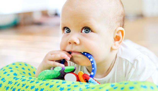 Ребенок в 5 месяцев: развитие и питание без проблем