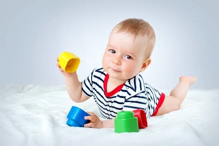 Ребенок в 9 месяцев: развитие и питание малыша
