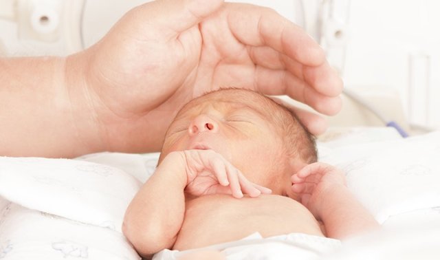 Особенности развития недоношенных детей: как ухаживать за ранним ребенком