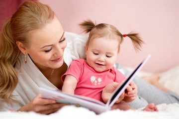 Развитие ребенка в 1 год 10 месяцев: каким навыками обладает малыш в этом возрасте