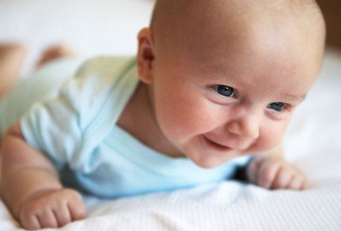 Ребенок в 3 месяца: как протекает развитие малыша и что он должен уметь