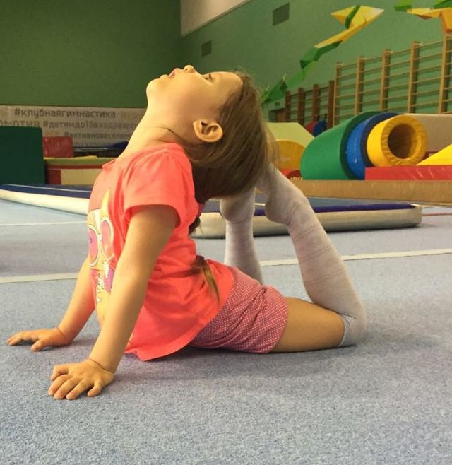 Упражнения для развития гибкости у детей: боремся с малоподвижным образом жизни