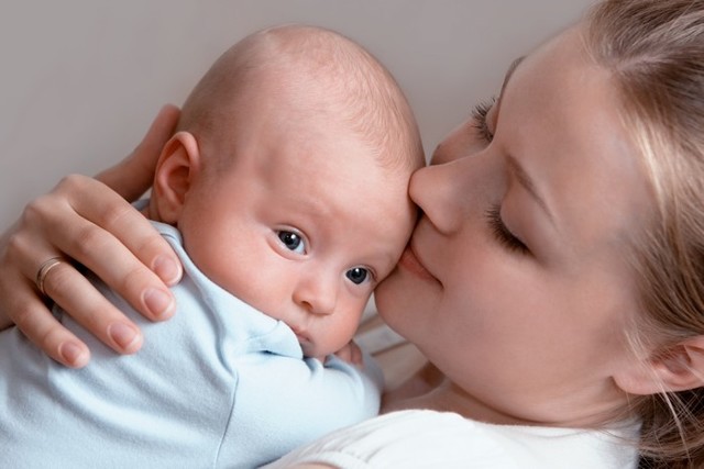 Ребенок в 3 месяца: как протекает развитие малыша и что он должен уметь